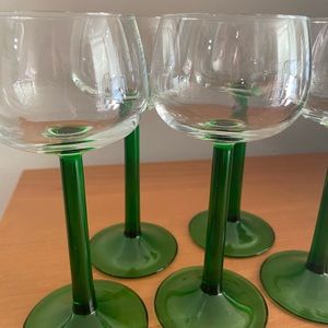 Set of French Luminarc wine glasses